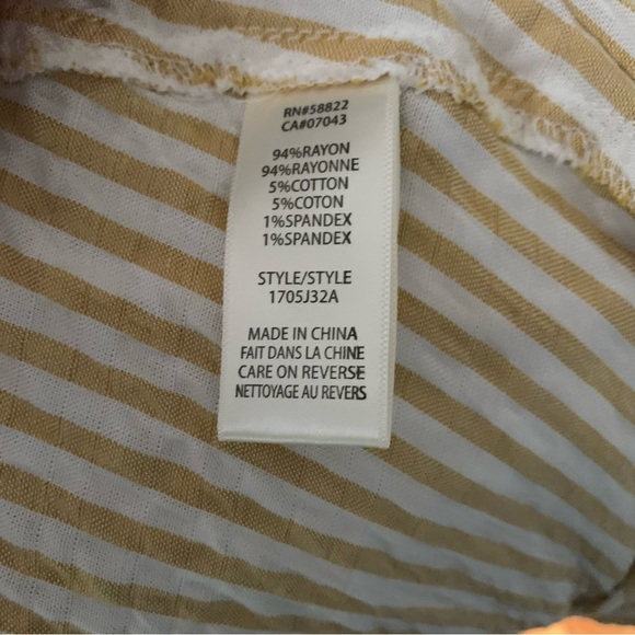 ✨ 2 for 15 ✨ Textured Button Down Shirt - Picture 5 of 9